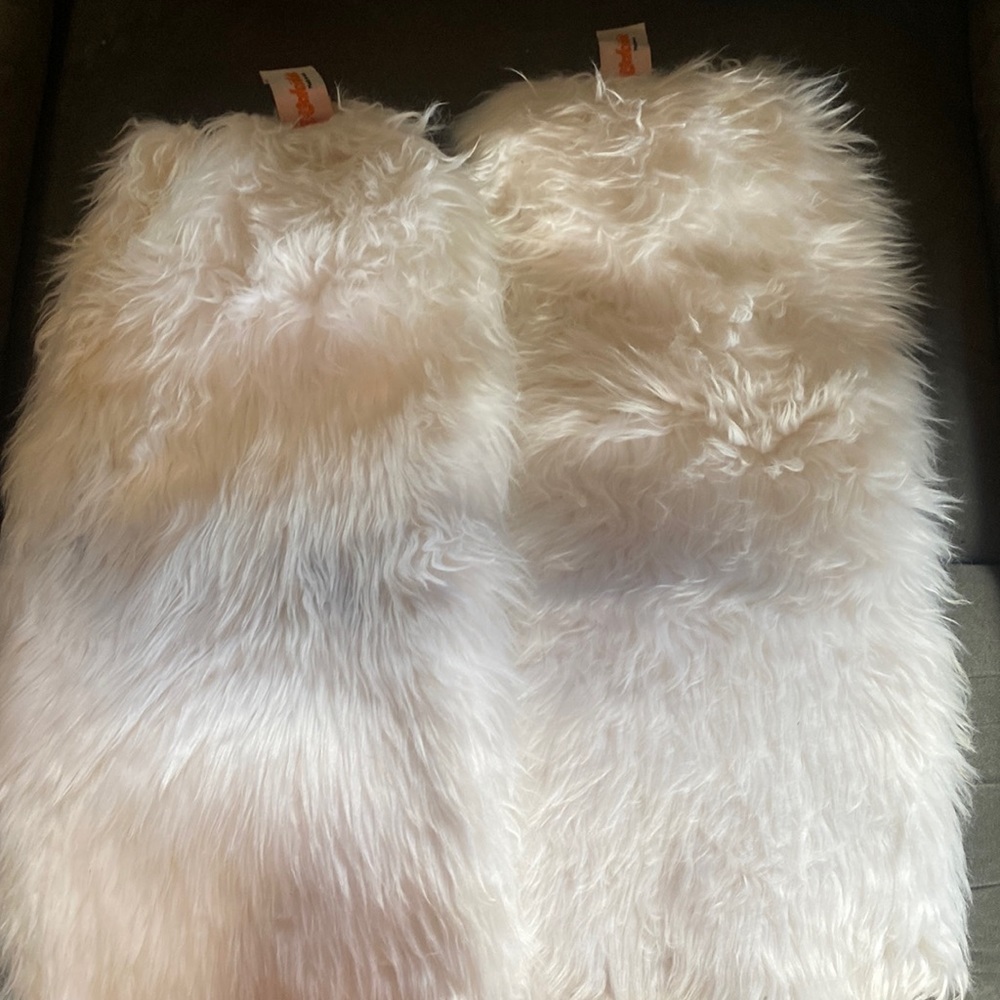 White leg warmers